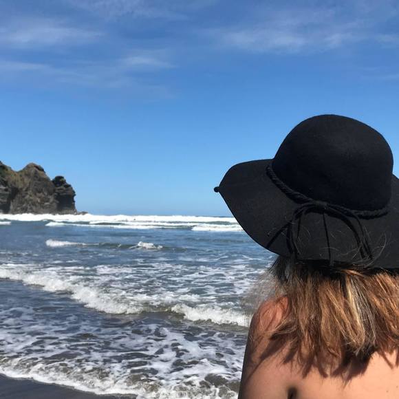 Meet your Posher, Jillian - Picture 1 of 1